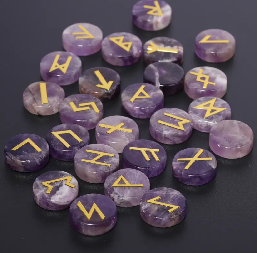 Juego 25 piezas Runas Vikingas en piedra de amatista