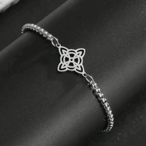 Elegante pulsera de acero con Nudo de Bruja
