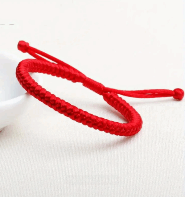 Pulsera roja ajustable