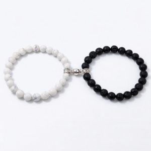 Set de pulseras elásticas con imán 
Piedra natural de Howlita y Lava Volcánica 8mm
Ideal parejas o amigos