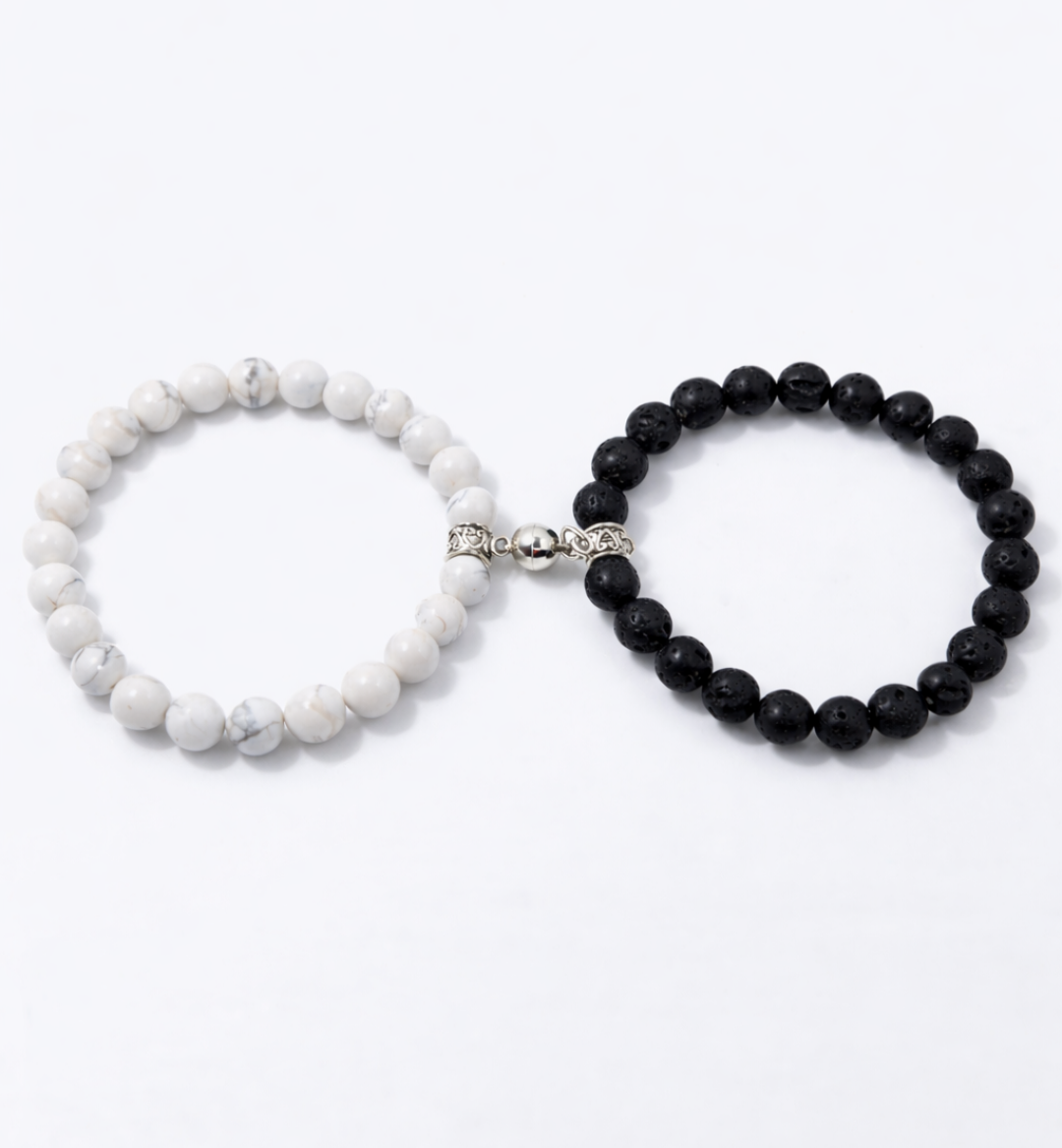 Set de pulseras elásticas con imán
Piedra natural de Howlita y Lava Volcánica 8mm
Ideal parejas o amigos