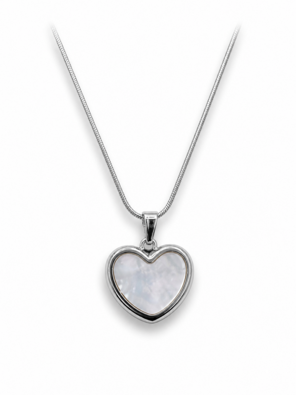 Delicado collar Corazón de Nacar en acero quirúrgico